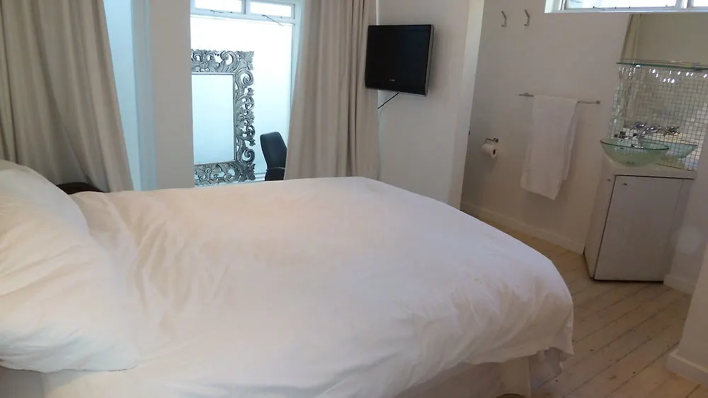 4 On Highworth Apartments And Studios Cape Town